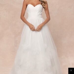 White Tulle Pleaded Strapless Flower Dress